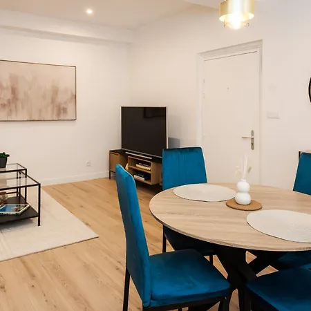 L'atelier Zola 49m2 - Place Emile Zola - Cite De La Gastronomie Et Du Vin - Gare - Commodites A 2 Pas - Climatise Apartment Dijon